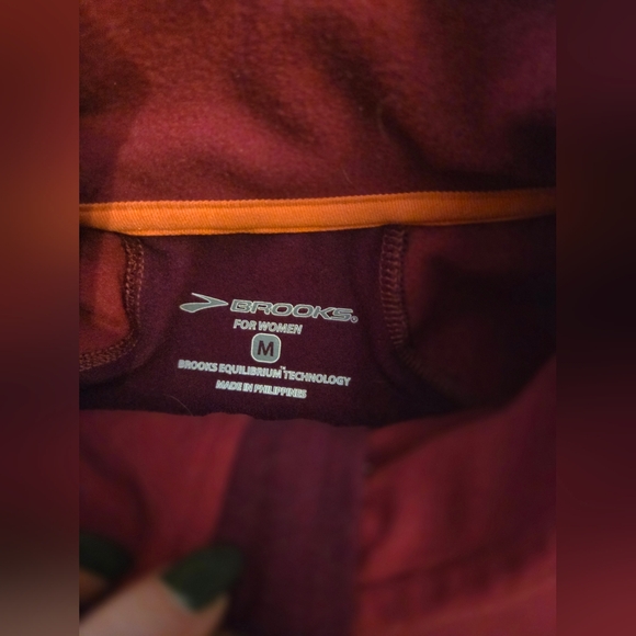 Brooks Women's Burgundy Active - Picture 4 of 5